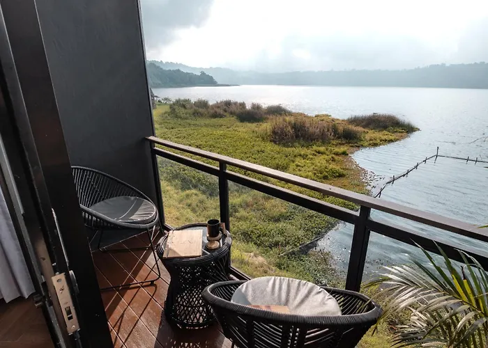 Lake-front Luxury *