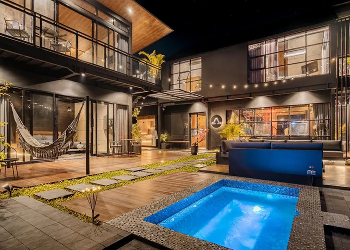 فيلة Lake-front Luxury