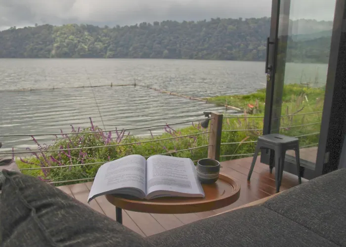 فيلة Lake-front Luxury
